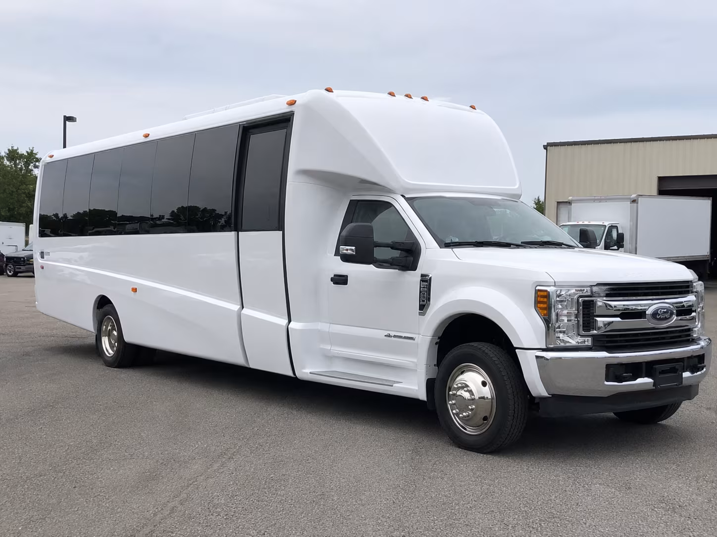corporate and commuter shuttle buses for gloucester businesses