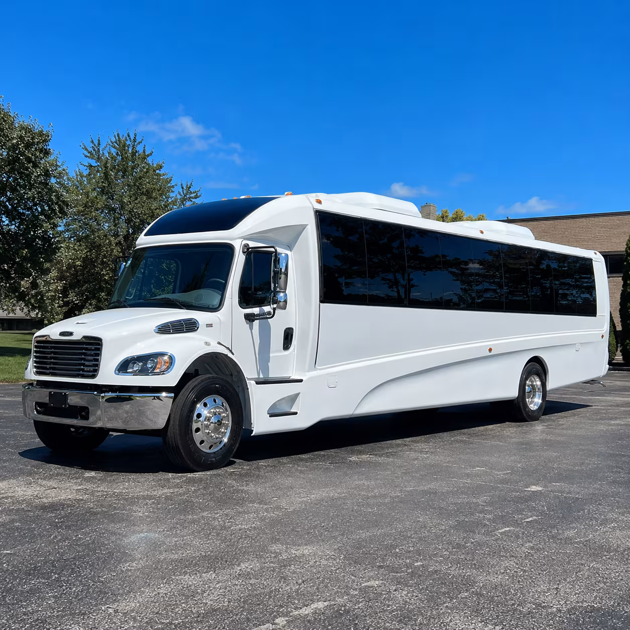 gloucester 20 passenger minibus