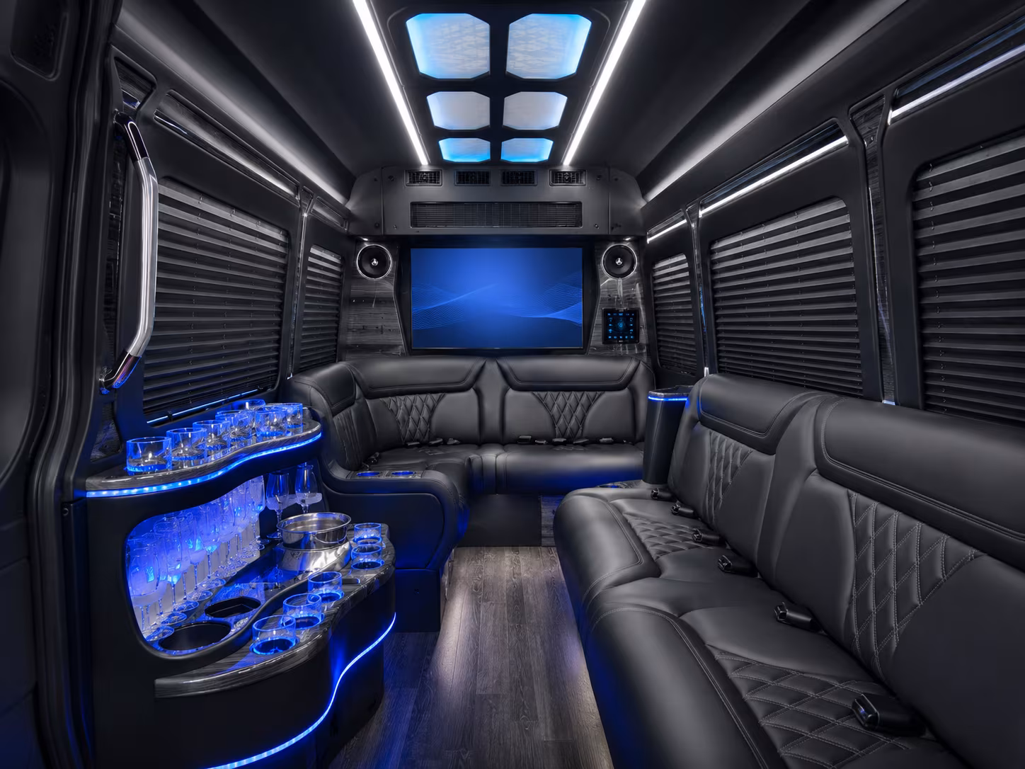 gloucester 30 passenger party bus